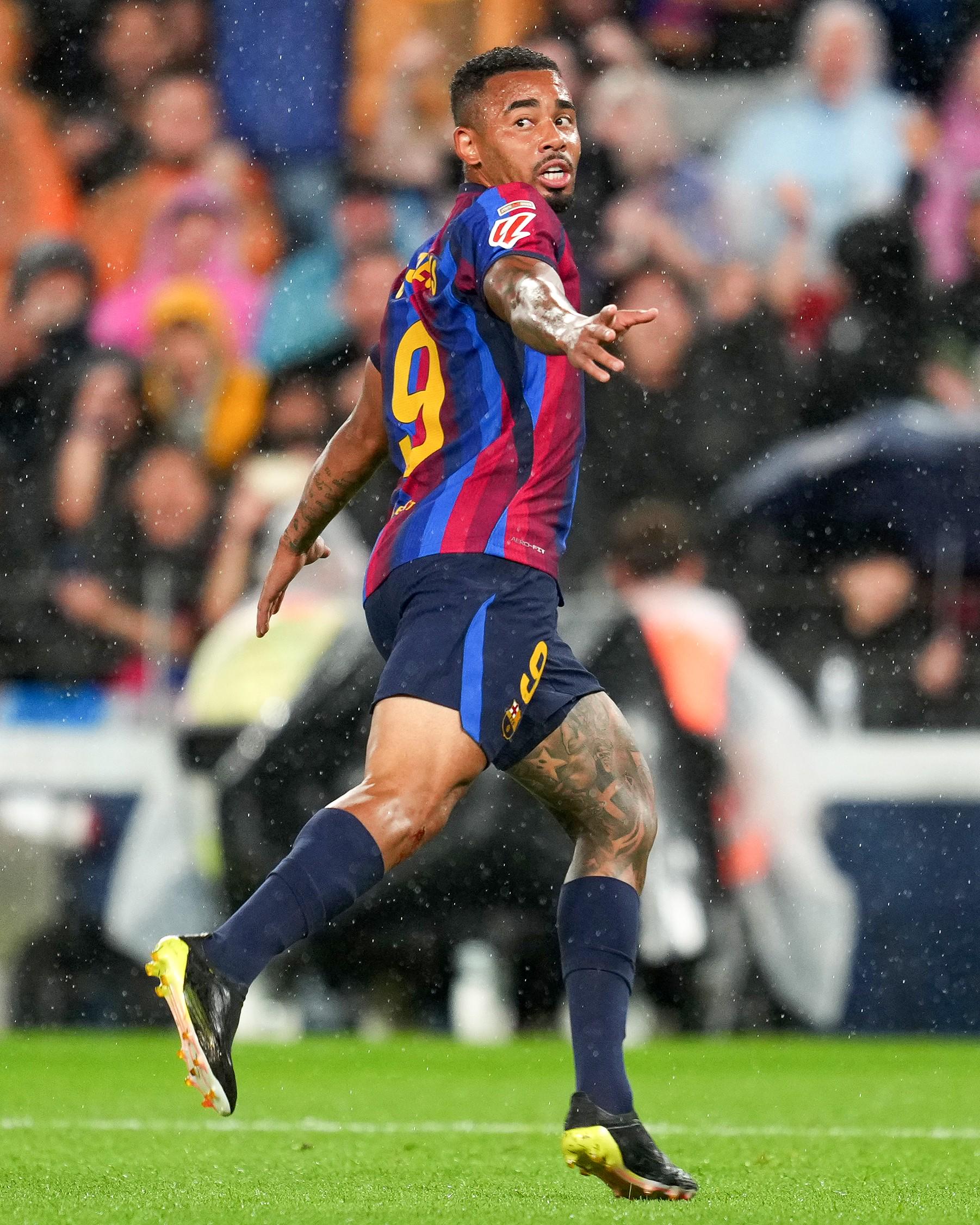 Góc Nhìn AX88: Hiệu suất, Jesus lại lập công từ ghế dự bị tại Camp Nou, có bàn đầu tiên ở La Liga